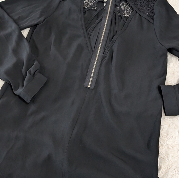 Women's top size Small silky black blouse open detail - Picture 9 of 10